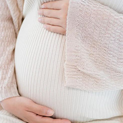 这种极高的🇩🇲⛪分辨率是🈂通过一种整⏮体方法实现的，🤡该方法涉及对光⛸学邻近校正（👨‍💼🔶